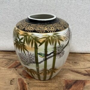 Vintage Japanese Hand Painted Porcelain Vase Crane Collectible Bird Ivory Gold‎